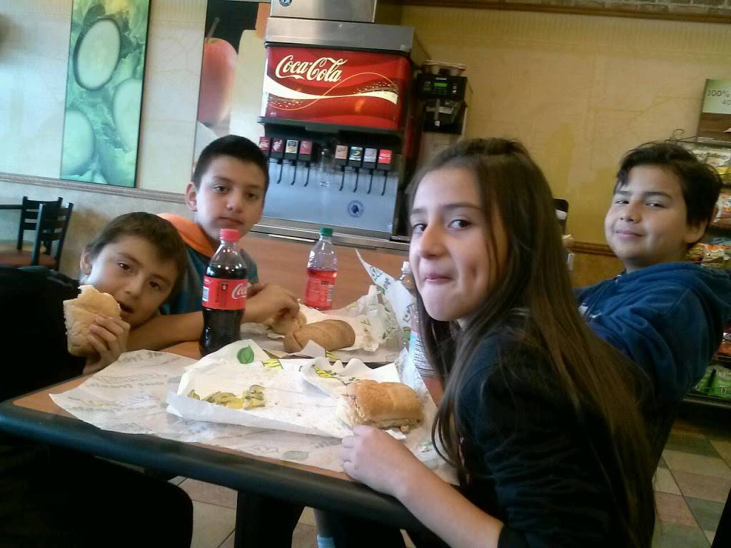 Subway Restaurants | restaurant | 807 E Anaheim St, Long Beach, CA 90813, USA | 5625993900 OR +1 562-599-3900