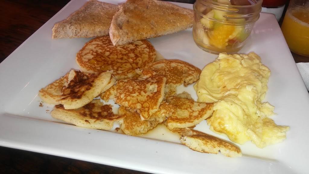 Brick Farm Breakfast | restaurant | 2116 Danforth Ave, Toronto, ON M4C 1J9, Canada | 4164210797 OR +1 416-421-0797