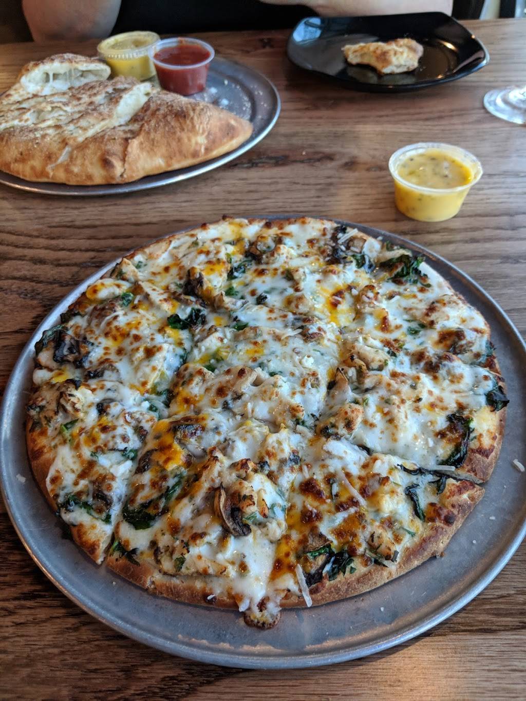 Palios Pizza Cafe On Tap | restaurant | 3673 Western Center Blvd, Fort Worth, TX 76137, USA | 8177209720 OR +1 817-720-9720