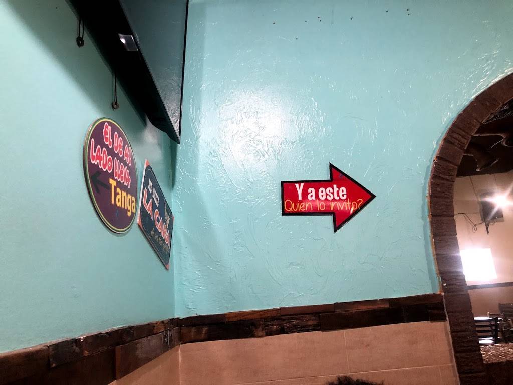 MARISCOS MR. LUCKYS RESTAURANT | restaurant | 555 S Federal Blvd, Denver, CO 80219, USA | 7202385256 OR +1 720-238-5256