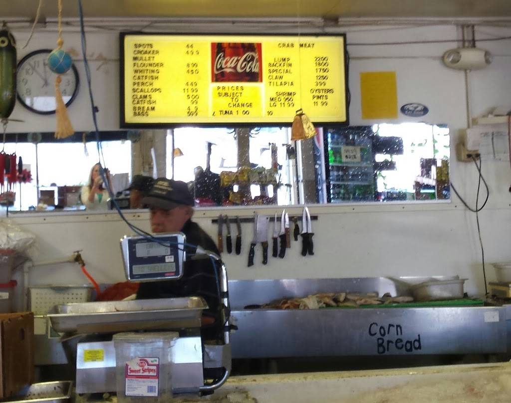 Shelleys Seafood | restaurant | 1515 3rd Ave, Conway, SC 29526, USA | 8432482640 OR +1 843-248-2640