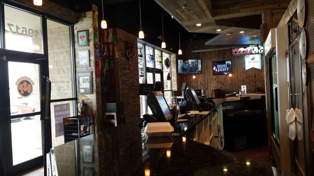 Old Shawnee Pizza Lenexa | restaurant | 19617 W 101st St, Lenexa, KS 66220, USA | 9132541234 OR +1 913-254-1234