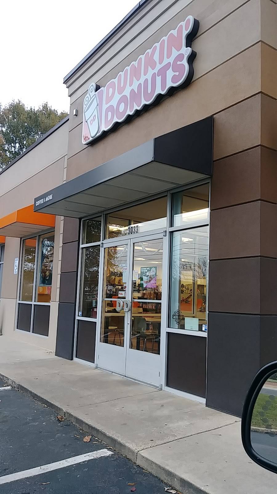 Dunkin | cafe | 3033 Solomons Island Rd, Edgewater, MD 21037, USA | 4109561176 OR +1 410-956-1176