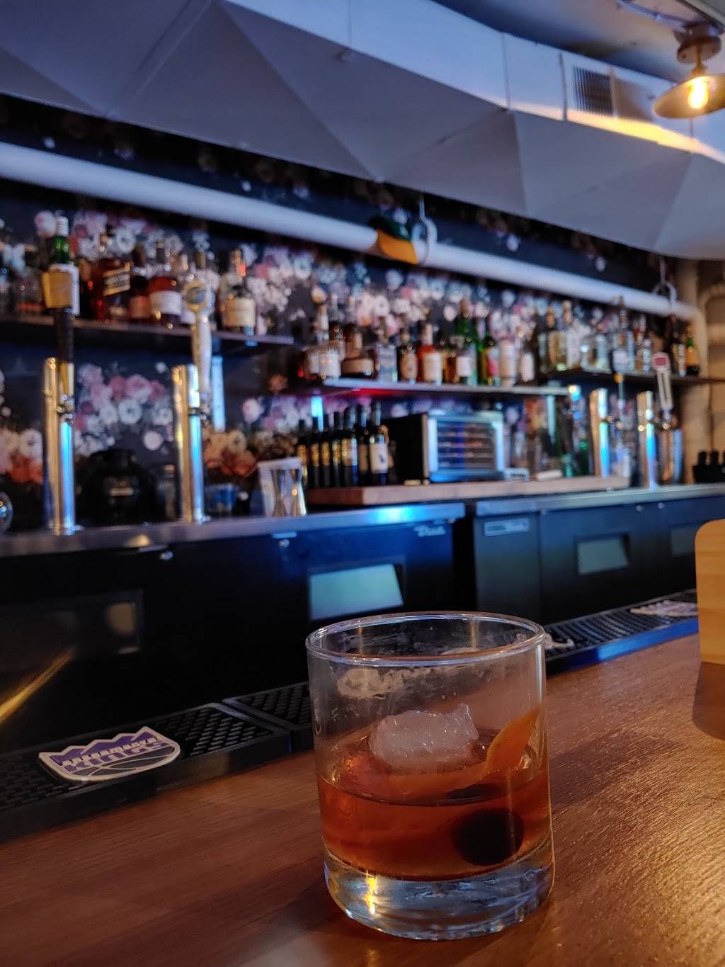 Honey and The Trapcat | restaurant | 1023 Front St suite a, Sacramento, CA 95814, USA | 9166615852 OR +1 916-661-5852