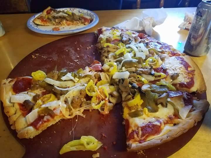 Long Stretch Pizza | restaurant | 17989 National Pike, Frostburg, MD 21532, USA | 3016893399 OR +1 301-689-3399