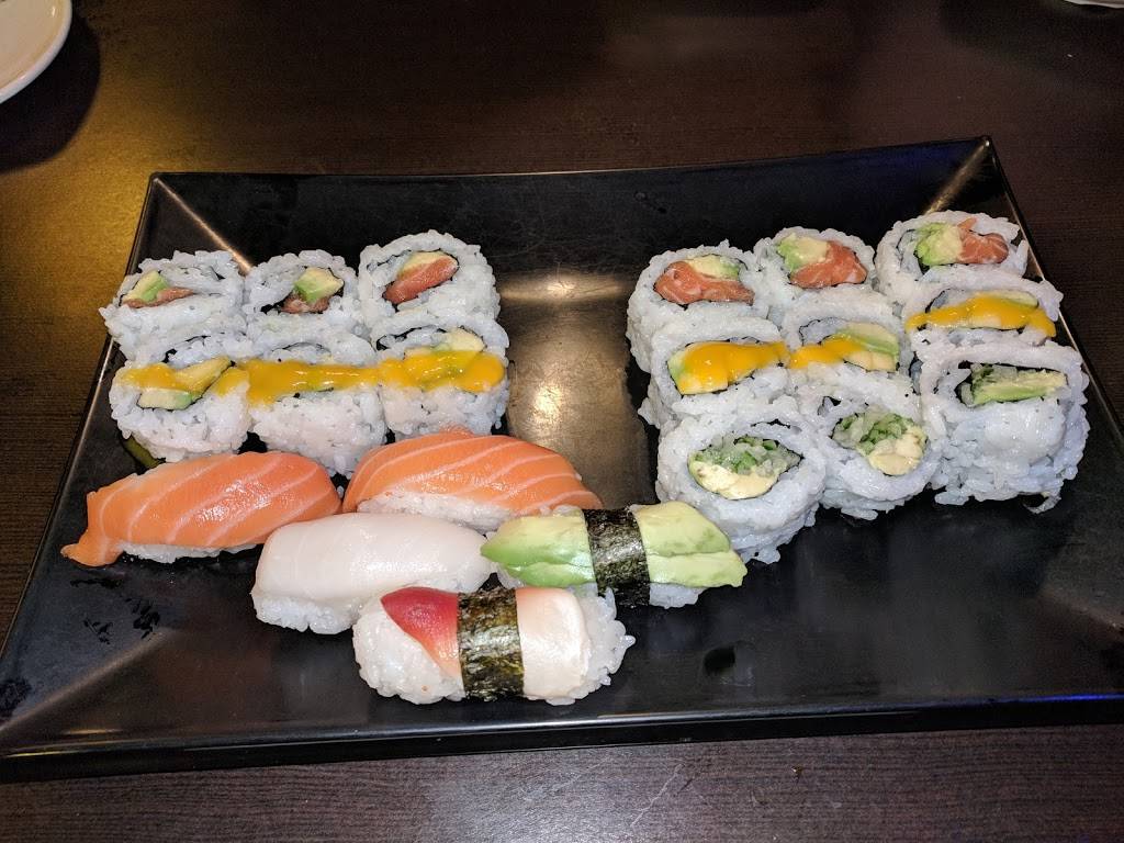 Banc Sushi | restaurant | 919 Montreal Rd, Ottawa, ON K1K 0S6, Canada | 6137490943 OR +1 613-749-0943