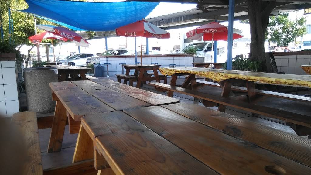 H & W Drive-In | restaurant | 121 W 16th St, Merced, CA 95340, USA | 2097228595 OR +1 209-722-8595