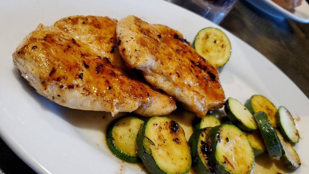 Ruby Tuesday | restaurant | 30901 Gratiot Ave, Roseville, MI 48066, USA | 5864159478 OR +1 586-415-9478