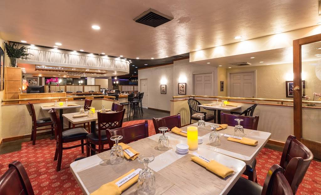 Club Sushi - Fujiyamas | restaurant | 2555 Tamiami Trail N, Naples, FL 34103, USA | 2392614332 OR +1 239-261-4332