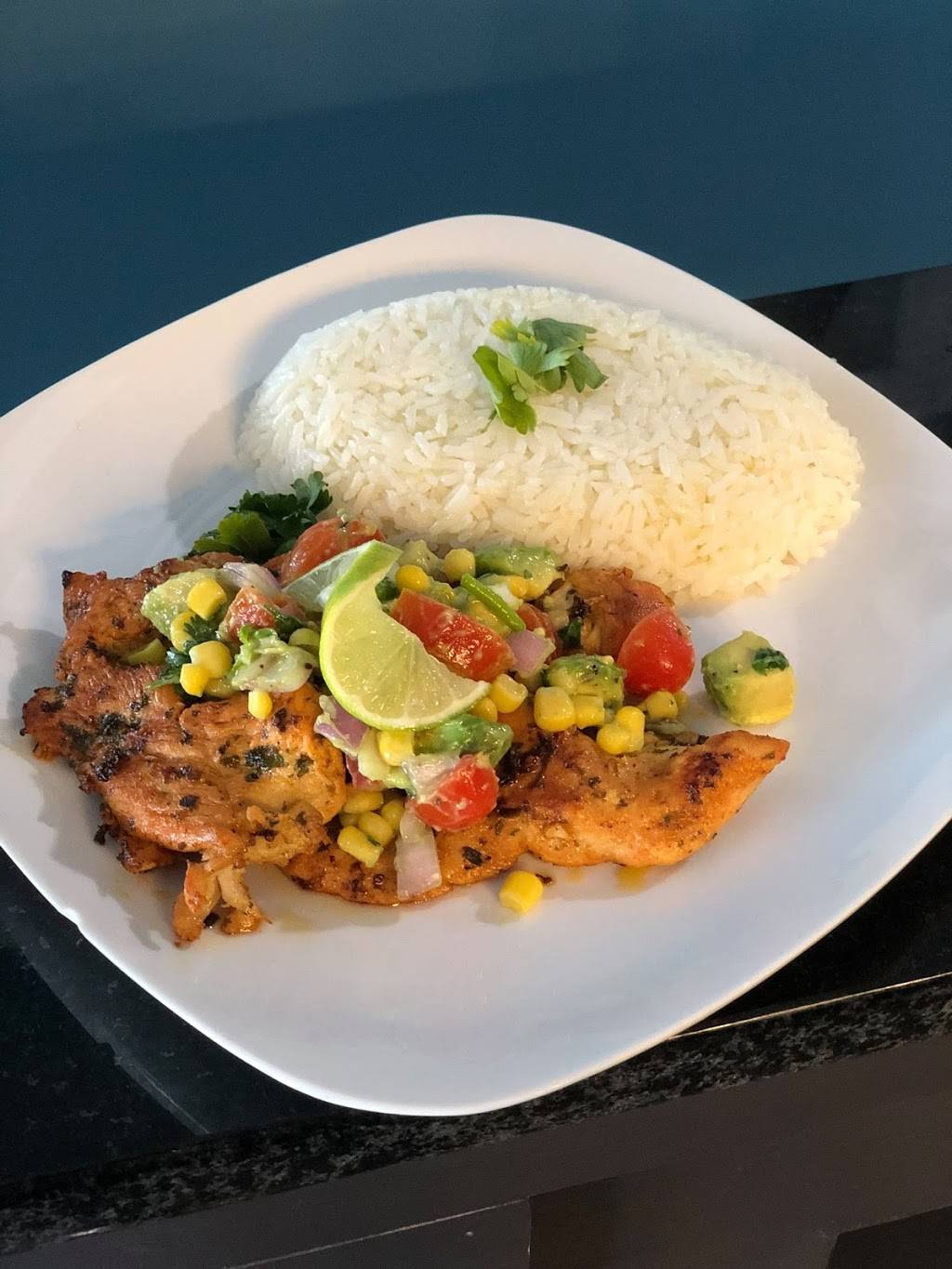 Restaurant Di Nos | restaurant | 908 Main St, Pawtucket, RI 02860, USA | 4017537991 OR +1 401-753-7991