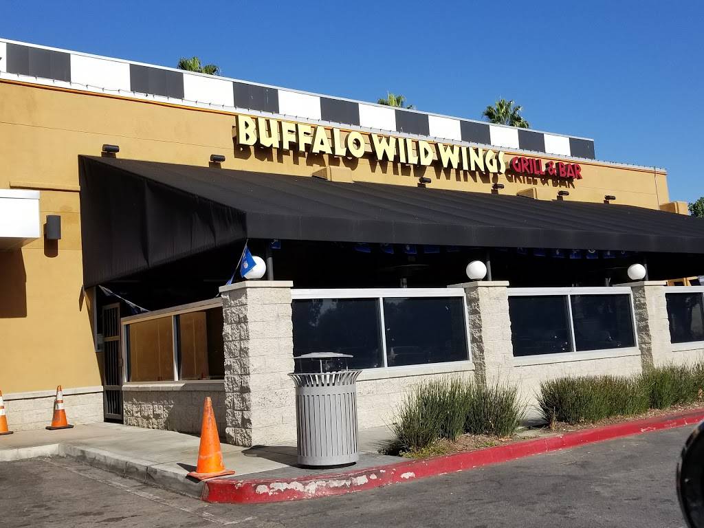 Buffalo Wild Wings | restaurant | 3939 Crenshaw Blvd, Los Angeles, CA 90008, USA | 3235964955 OR +1 323-596-4955