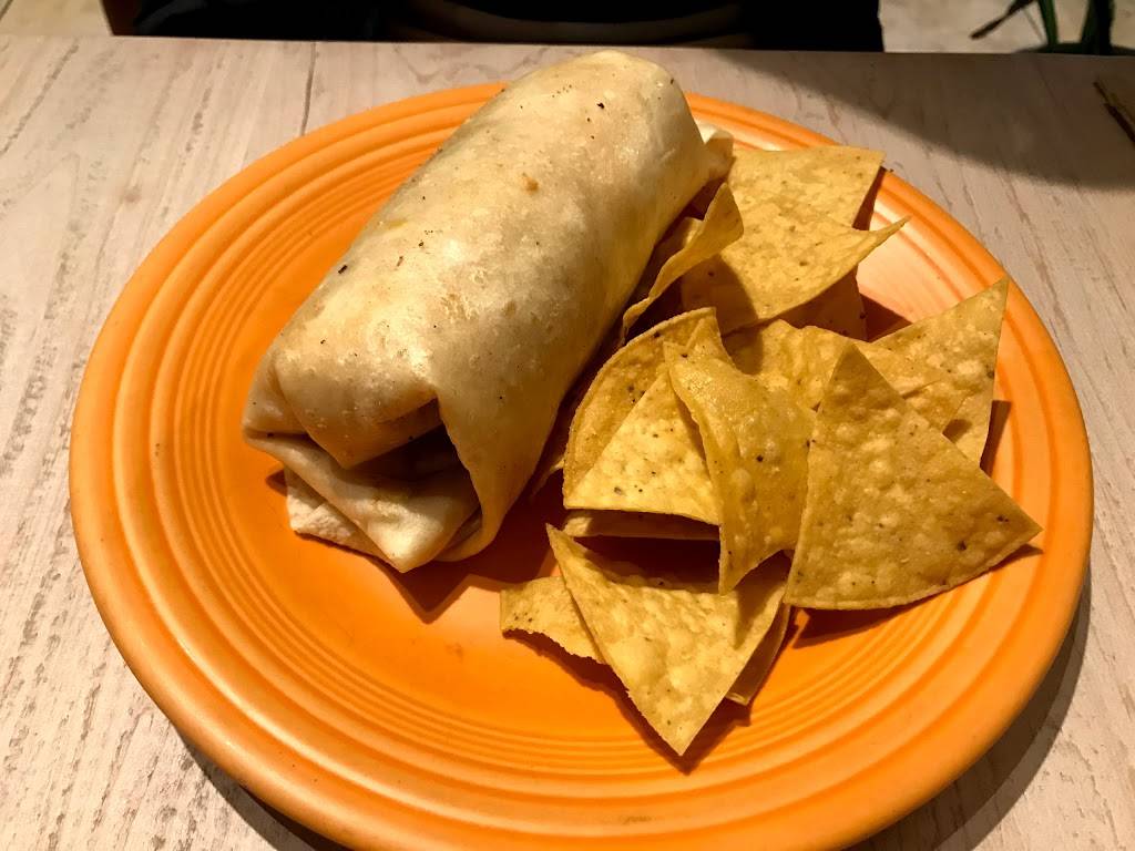 Dos Coyotes Border Cafe | restaurant | 2191 Cowell Blvd, Davis, CA 95618, USA | 5307581400 OR +1 530-758-1400