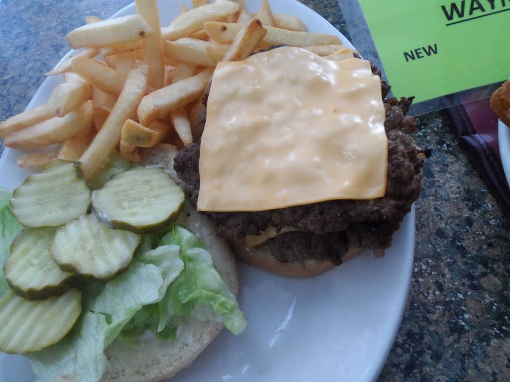 Adi Coney Island | restaurant | 6171 Michigan Ave, Detroit, MI 48210, USA | 3138988420 OR +1 313-898-8420