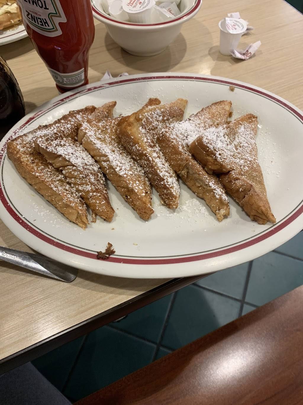 Huddle House | restaurant | 1014 Bypass S, Lawrenceburg, KY 40342, USA | 5028590880 OR +1 502-859-0880