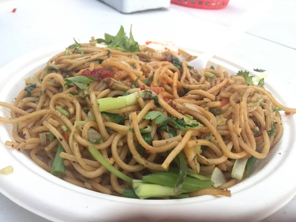 The Everest Momo | restaurant | 1500 University Ave, Berkeley, CA 94703, USA | 4088406369 OR +1 408-840-6369