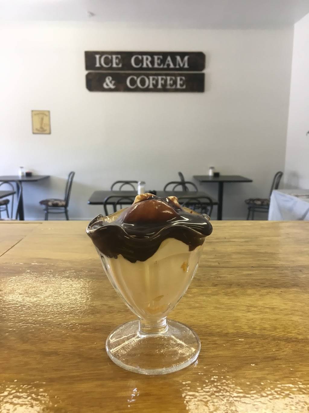 Country Creamery | restaurant | 5689 S Elm Ave, Fresno, CA 93706, USA | 5593745151 OR +1 559-374-5151