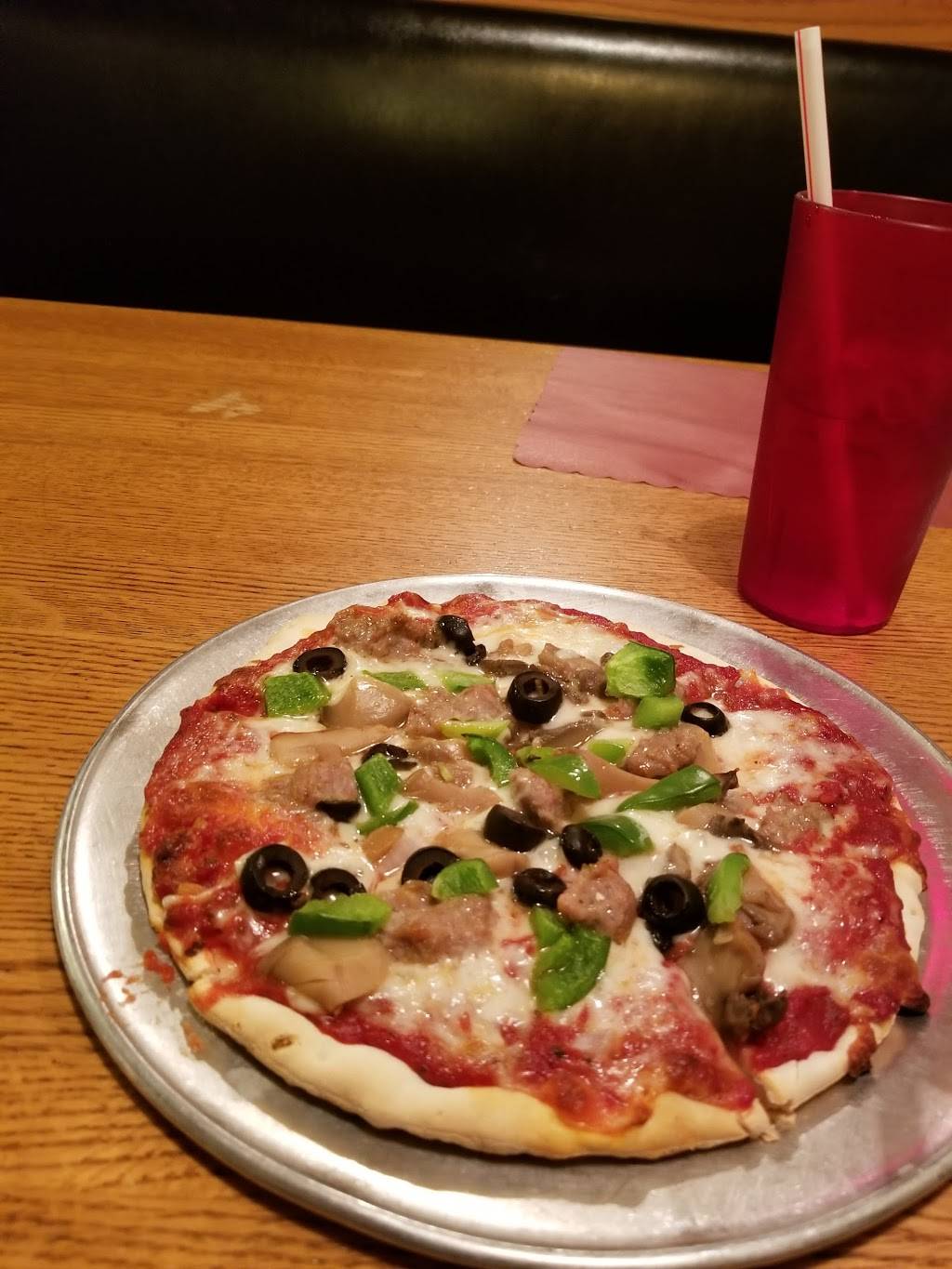Neds Pizza | restaurant | 3246 S 27th St, Milwaukee, WI 53215, USA | 4146452400 OR +1 414-645-2400