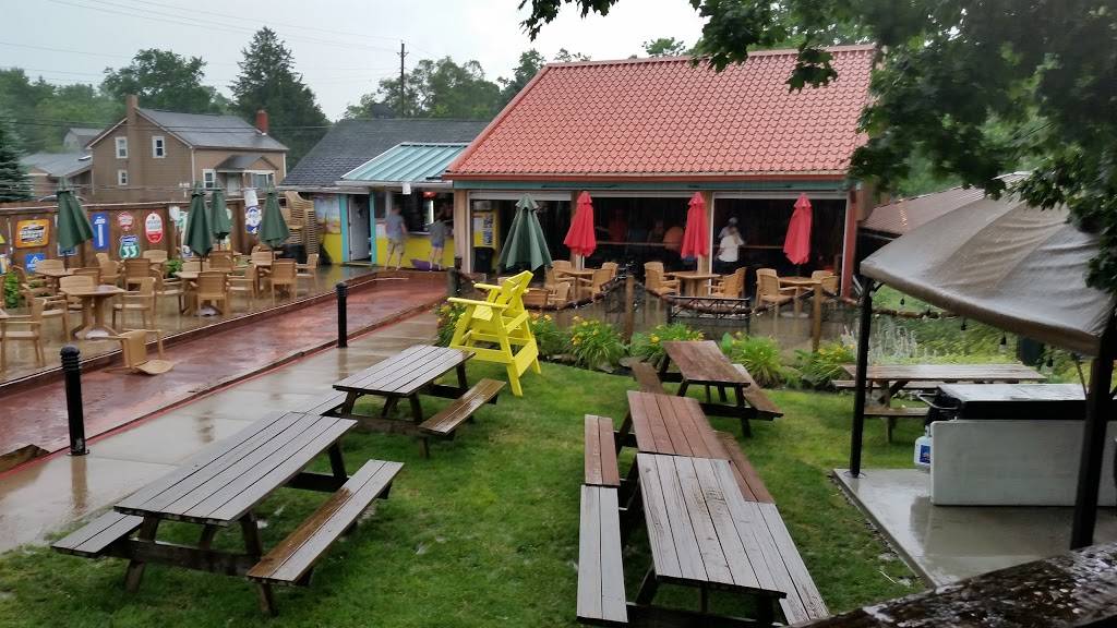 Buds Corner | restaurant | 5750 Columbus Rd NE, Louisville, OH 44641, USA | 3304540235 OR +1 330-454-0235