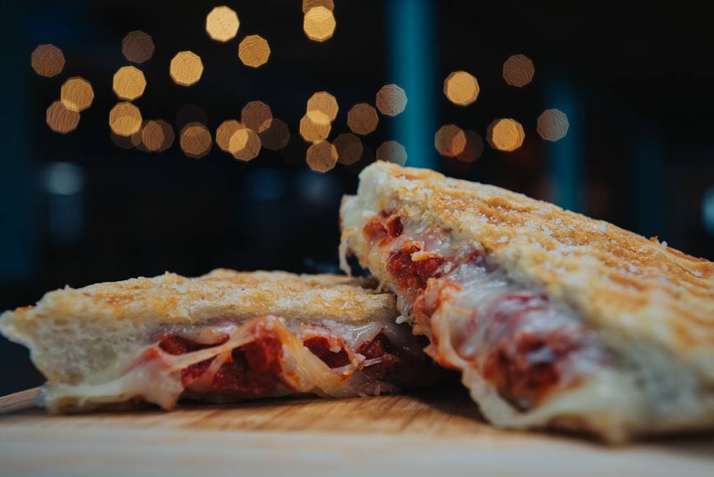 Grilled Cheezus | restaurant | 400 Pittman St, Orlando, FL 32801, USA | 4074207073 OR +1 407-420-7073