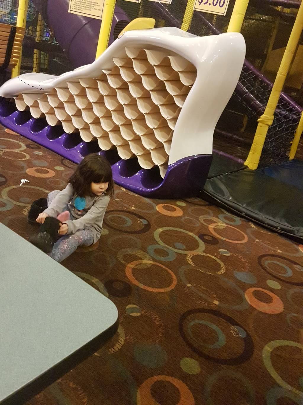 Hooplas Family Fun & Grill | restaurant | 1277 Lycoming Mall Cir, Muncy, PA 17756, USA | 5709350006 OR +1 570-935-0006