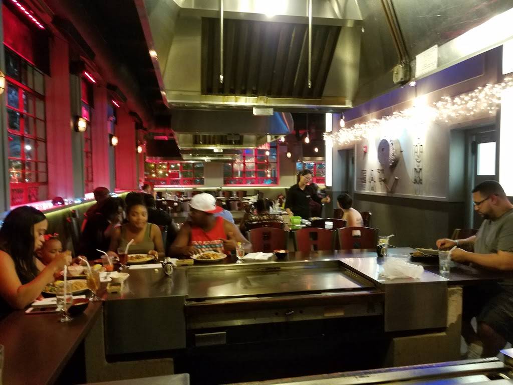 Momo Hibachi Steak House & Bar | restaurant | 1901 Emmons Ave, Brooklyn, NY 11235, USA | 7187698010 OR +1 718-769-8010
