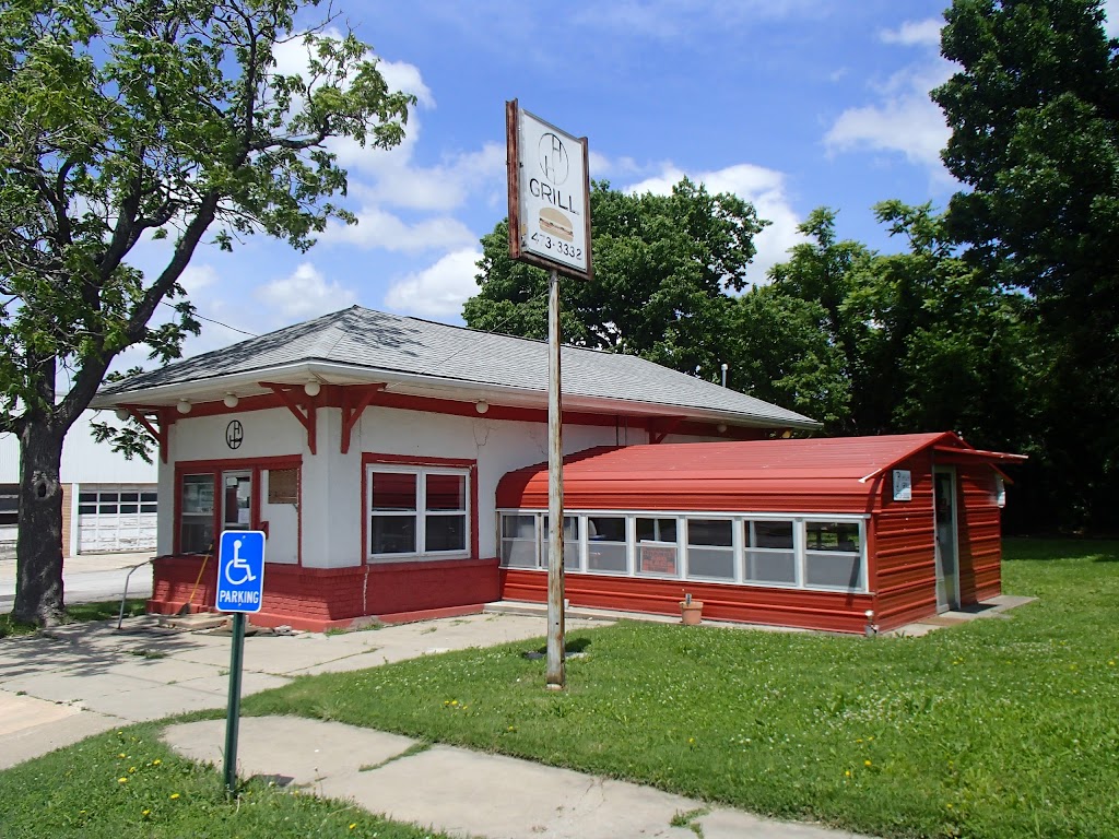 H & H Grill | restaurant | 119 N 8th St, Humboldt, KS 66748, USA | 6202280616 OR +1 620-228-0616