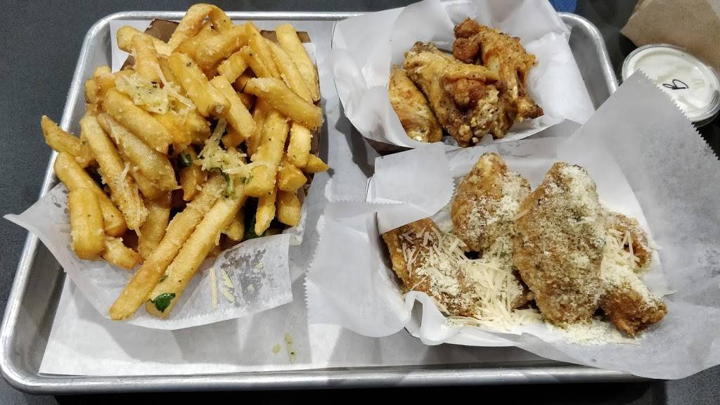 Fire Wings Fair Oaks | restaurant | 5350 Sunrise Blvd, Fair Oaks, CA 95628, USA | 9164963473 OR +1 916-496-3473