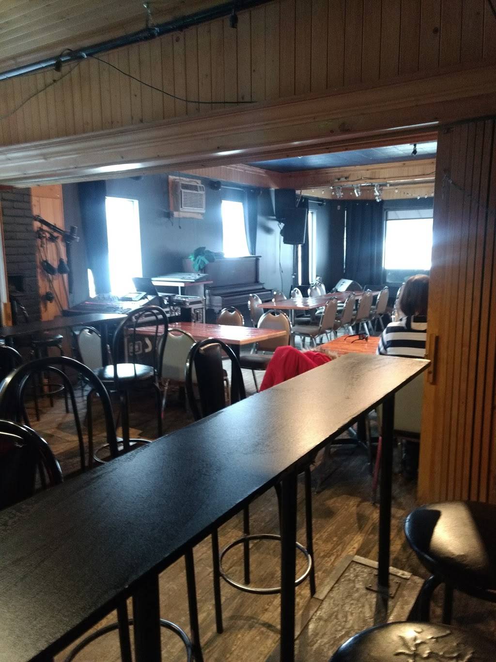 La Taverne | restaurant | 365 Rue Tessier E, Saint-Casimir, QC G0A 3L0, Canada | 4183392422 OR +1 418-339-2422