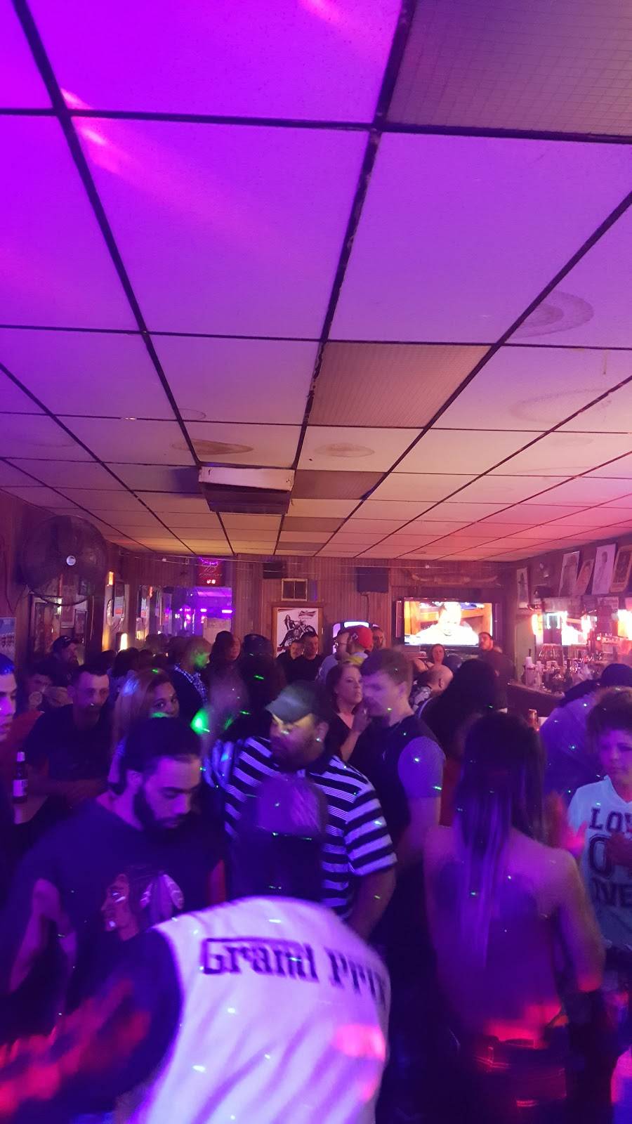 J Ds | restaurant | 817 E Main St, Streator, IL 61364, USA | 8156731900 OR +1 815-673-1900