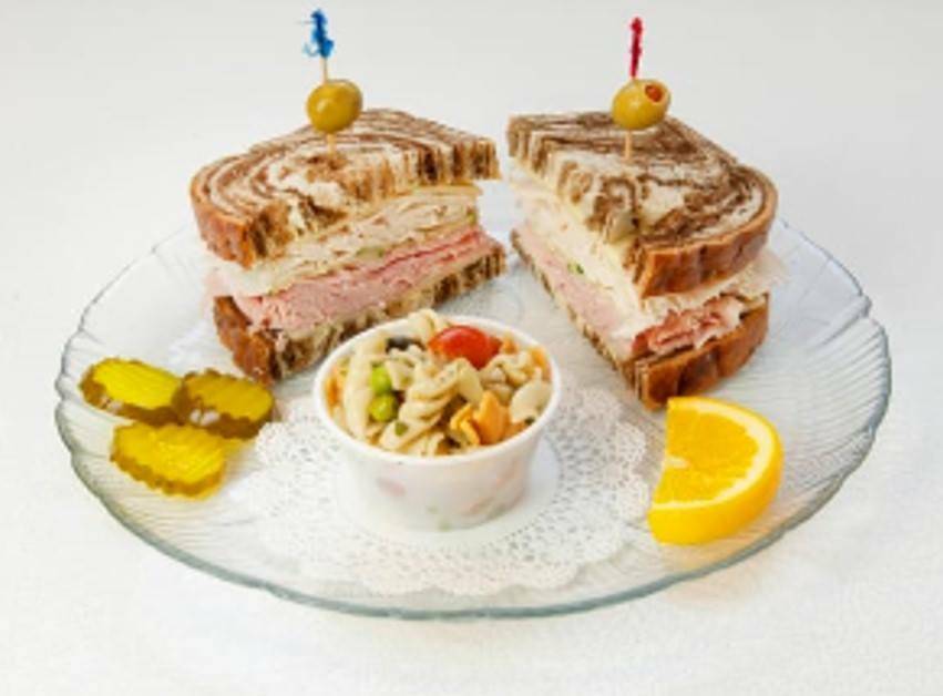 Le Petit Jardin Cafe | restaurant | 1500 E Venice Ave #401, Venice, FL 34292, USA | 9412443231 OR +1 941-244-3231