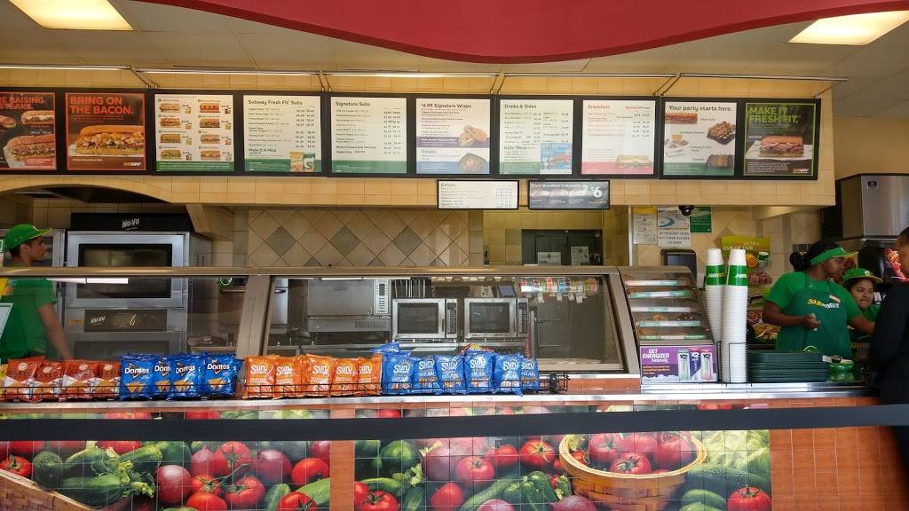 Subway Restaurants | restaurant | 11275 CA-2, Los Angeles, CA 90024, USA | 3109661650 OR +1 310-966-1650
