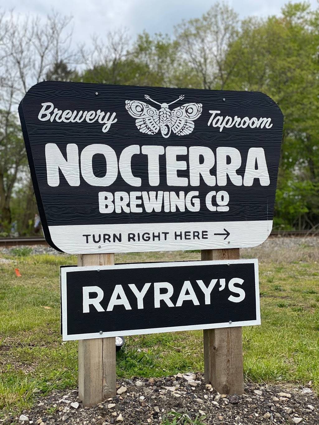 Ray Rays Hog Pit Powell | restaurant | 41 Depot St, Powell, OH 43065, USA | 6144411065 OR +1 614-441-1065