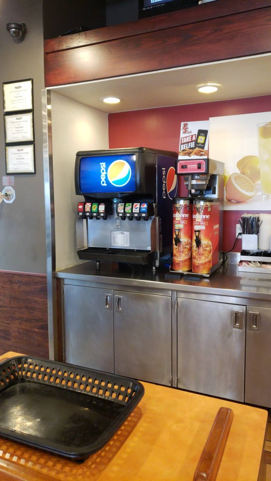 Penn Station East Coast Subs | meal takeaway | 4820 W 57th St, Indianapolis, IN 46254, USA | 3173477366 OR +1 317-347-7366