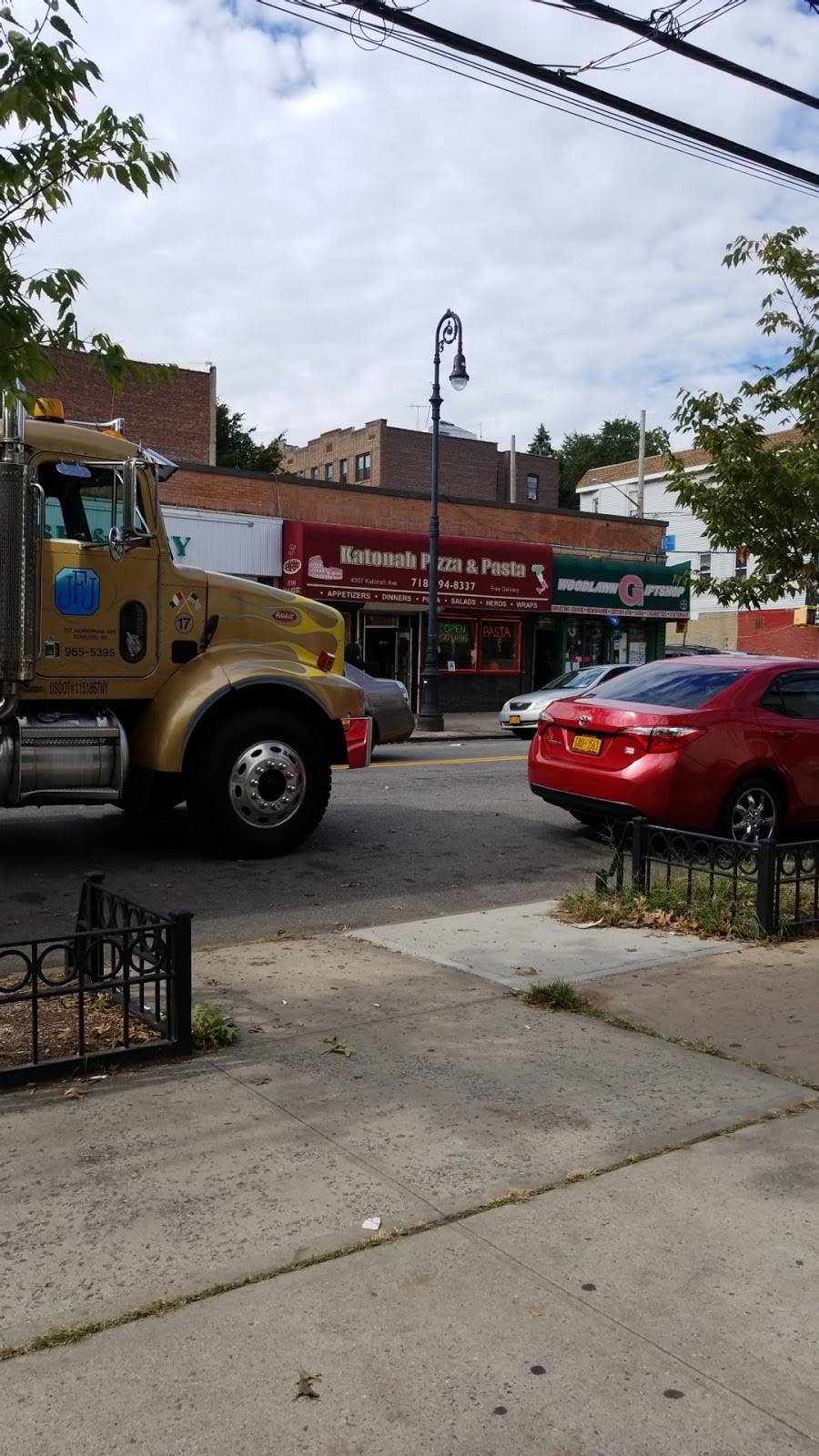 Katonah Pizza & Pasta | restaurant | 4307 Katonah Ave, Bronx, NY 10470, USA | 7189948337 OR +1 718-994-8337