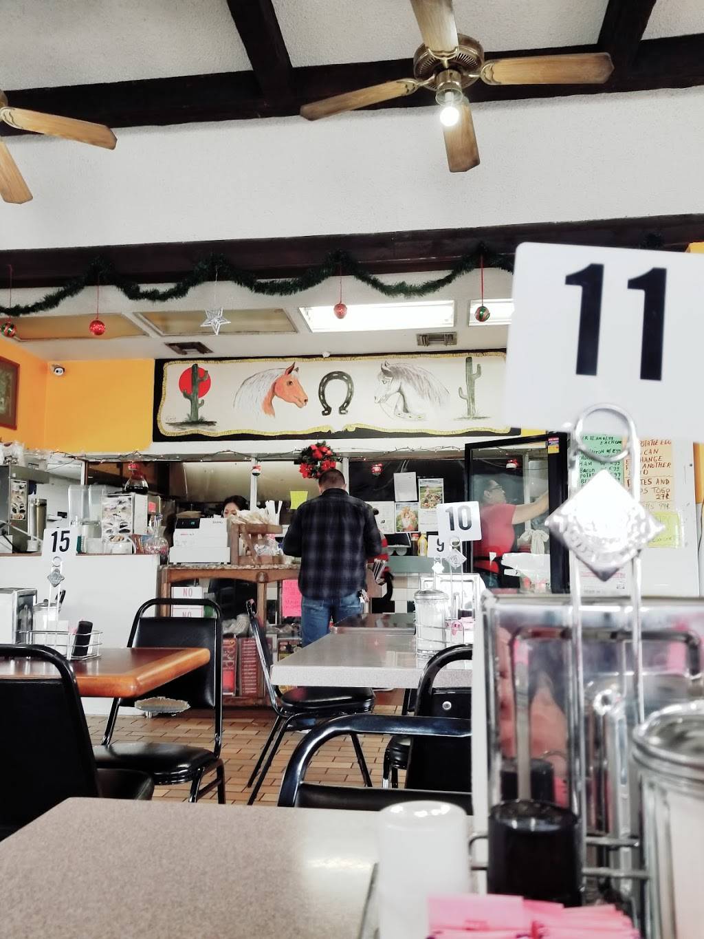 Taqueria Los Dos Laredos | restaurant | 1303 S Hackberry, San Antonio, TX 78210, USA | 2105342494 OR +1 210-534-2494