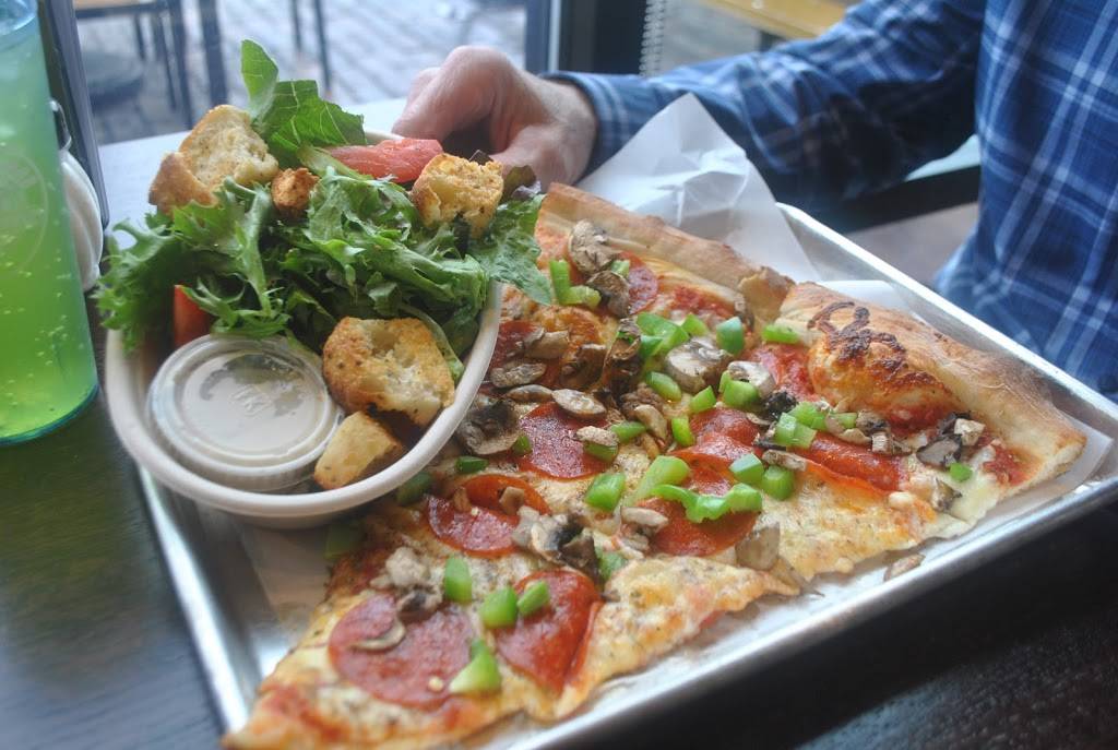 Papa Kenos Pizzeria | restaurant | 2330 University Ave, Des Moines, IA 50311, USA | 5156300796 OR +1 515-630-0796