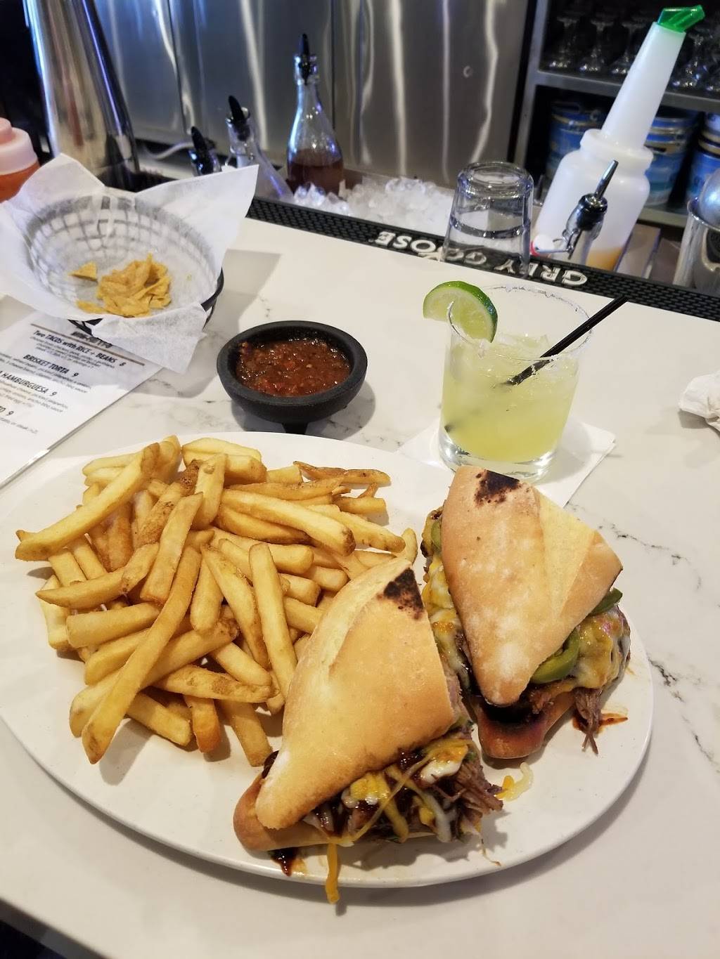 Americanos | restaurant | 11060 S Western Ave, Chicago, IL 60655, USA | 7739416787 OR +1 773-941-6787