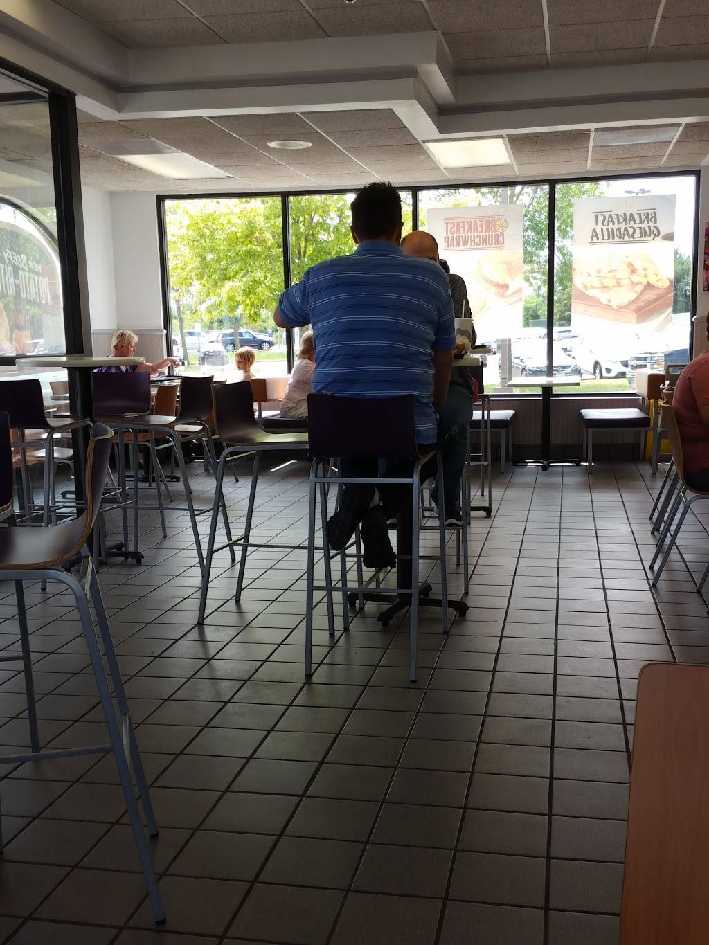 Taco Bell | meal takeaway | 975 W 78th St, Chanhassen, MN 55317, USA | 9524708909 OR +1 952-470-8909