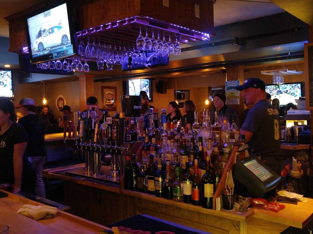 On Tap Bar & Grill | restaurant | 4 Park St, Essex Junction, VT 05452, USA | 8028783309 OR +1 802-878-3309