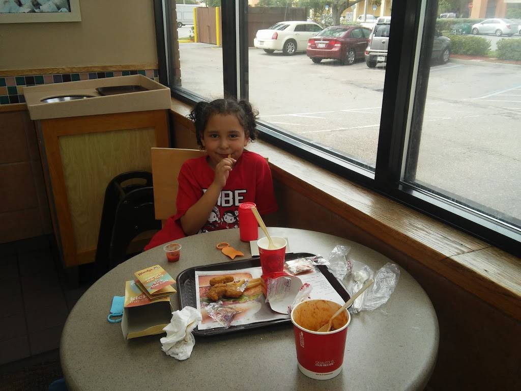 Wendys | restaurant | 890 US-1, Vero Beach, FL 32962, USA | 7725627075 OR +1 772-562-7075