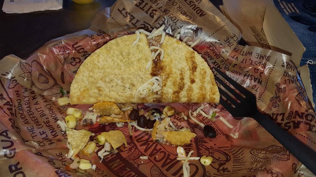 Chipotle Mexican Grill | restaurant | 2388 S Oneida St Ste 300, Ashwaubenon, WI 54304, USA | 9204970216 OR +1 920-497-0216