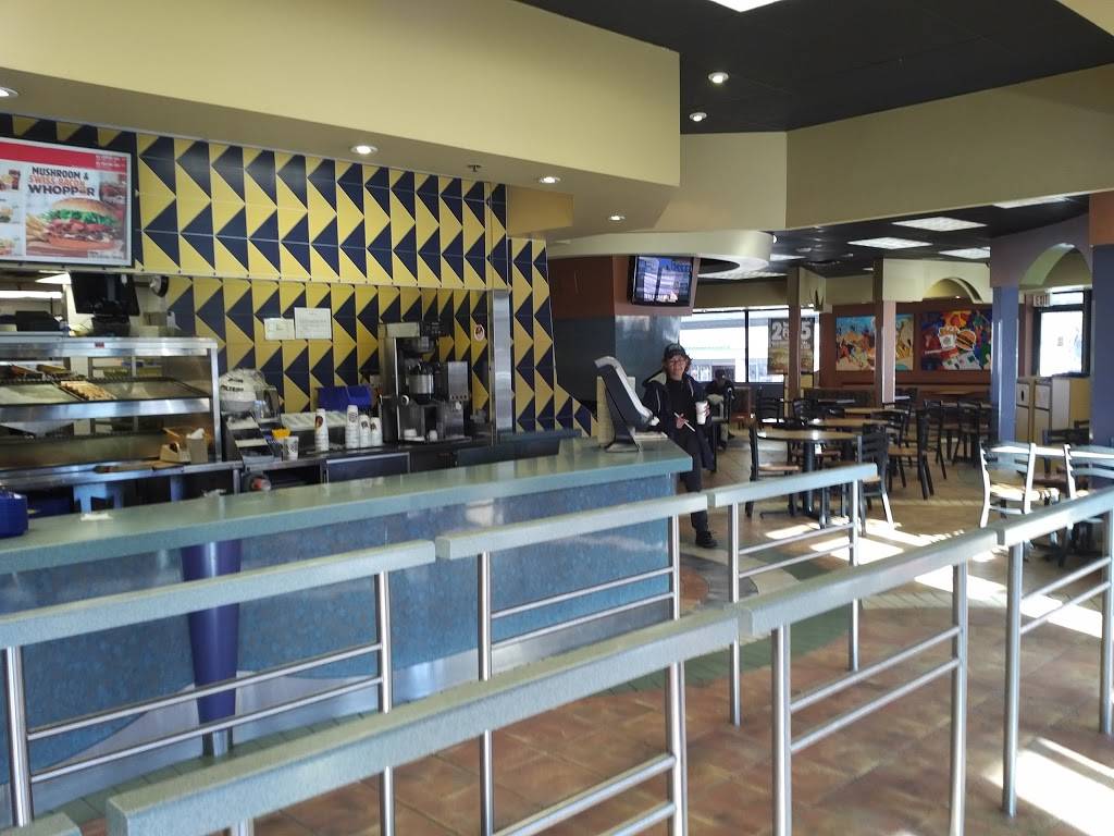 Burger King | restaurant | 4141 Dixie Rd, Mississauga, ON L4W 1V5, Canada | 9056241664 OR +1 905-624-1664