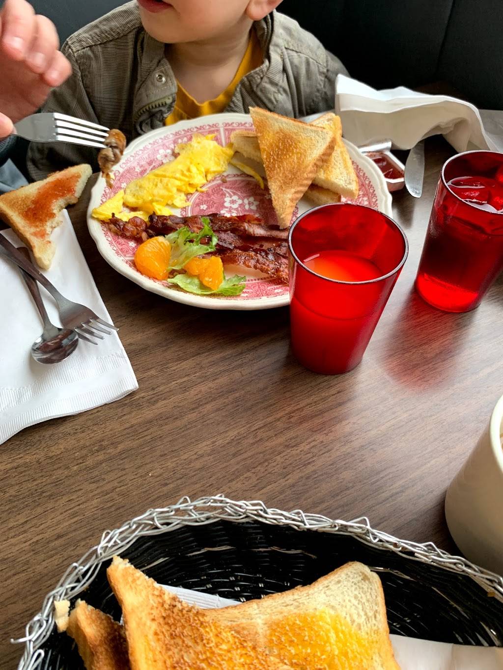 Bricks Restaurant | restaurant | 301 S Summit St, Arkansas City, KS 67005, USA | 6204425390 OR +1 620-442-5390