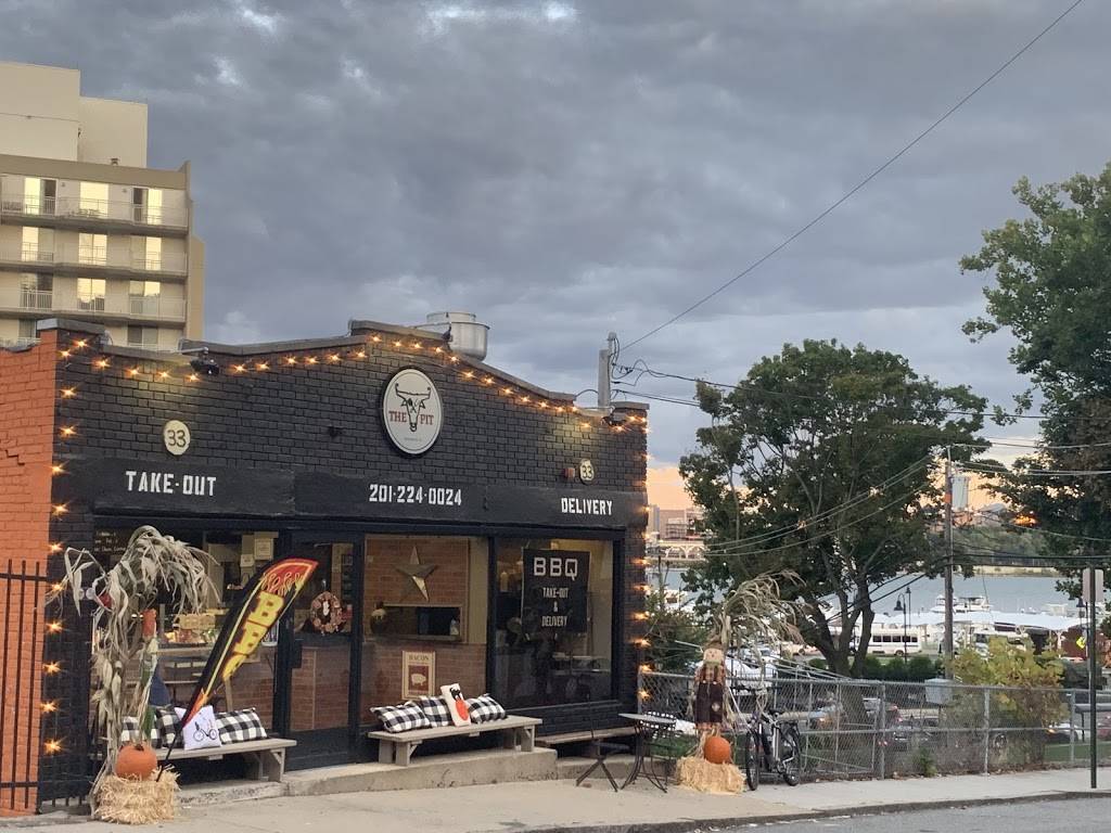 The Pit | restaurant | 33 NJ-5, Edgewater, NJ 07020, USA | 2012240024 OR +1 201-224-0024