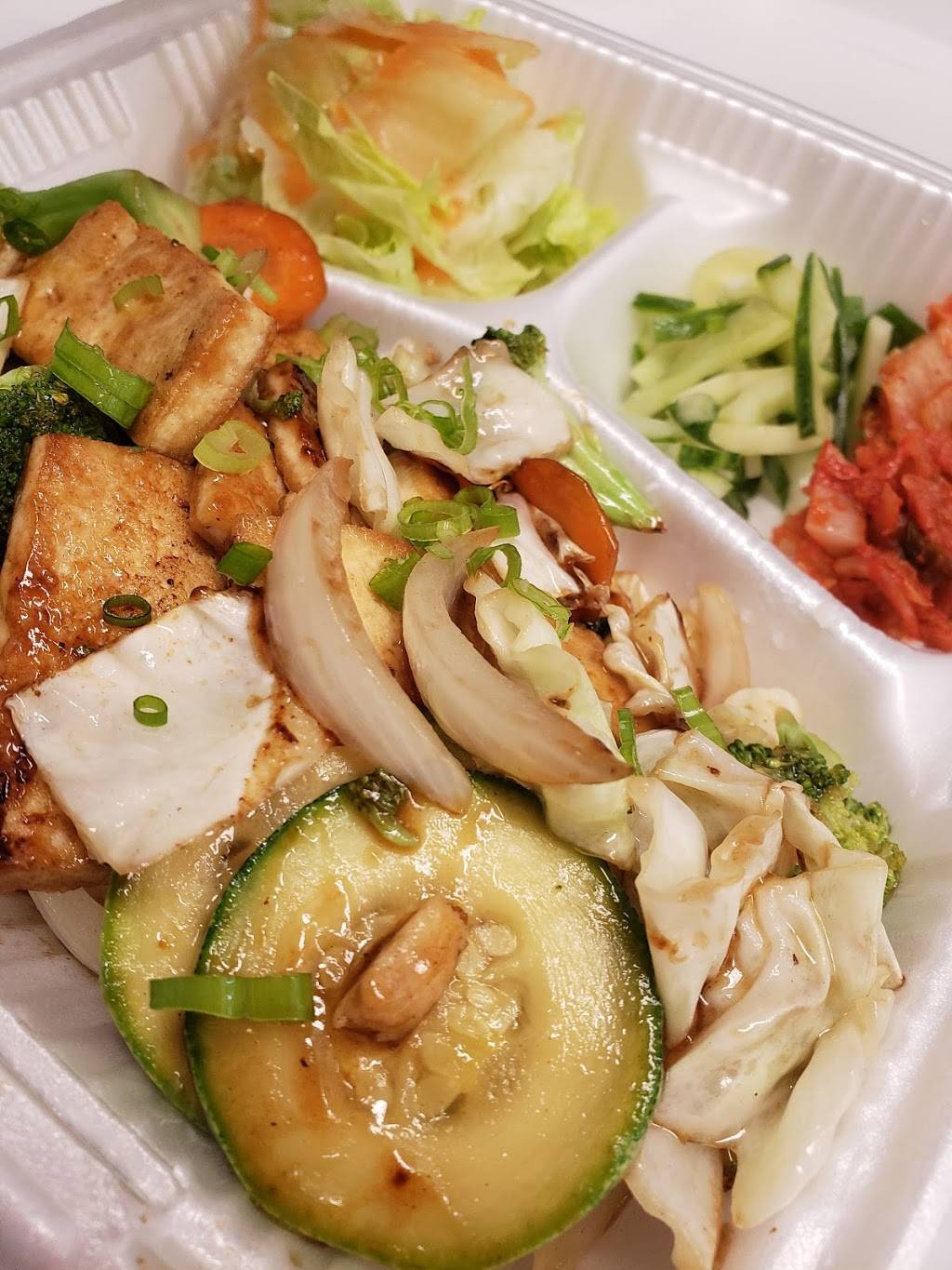 Dawa Sushi | restaurant | 1207 S 1st St, Austin, TX 78704, USA | 5125290636 OR +1 512-529-0636