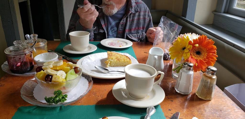 Tuck Box | restaurant | Dolores St, Carmel-By-The-Sea, CA 93923, USA | 8316246365 OR +1 831-624-6365