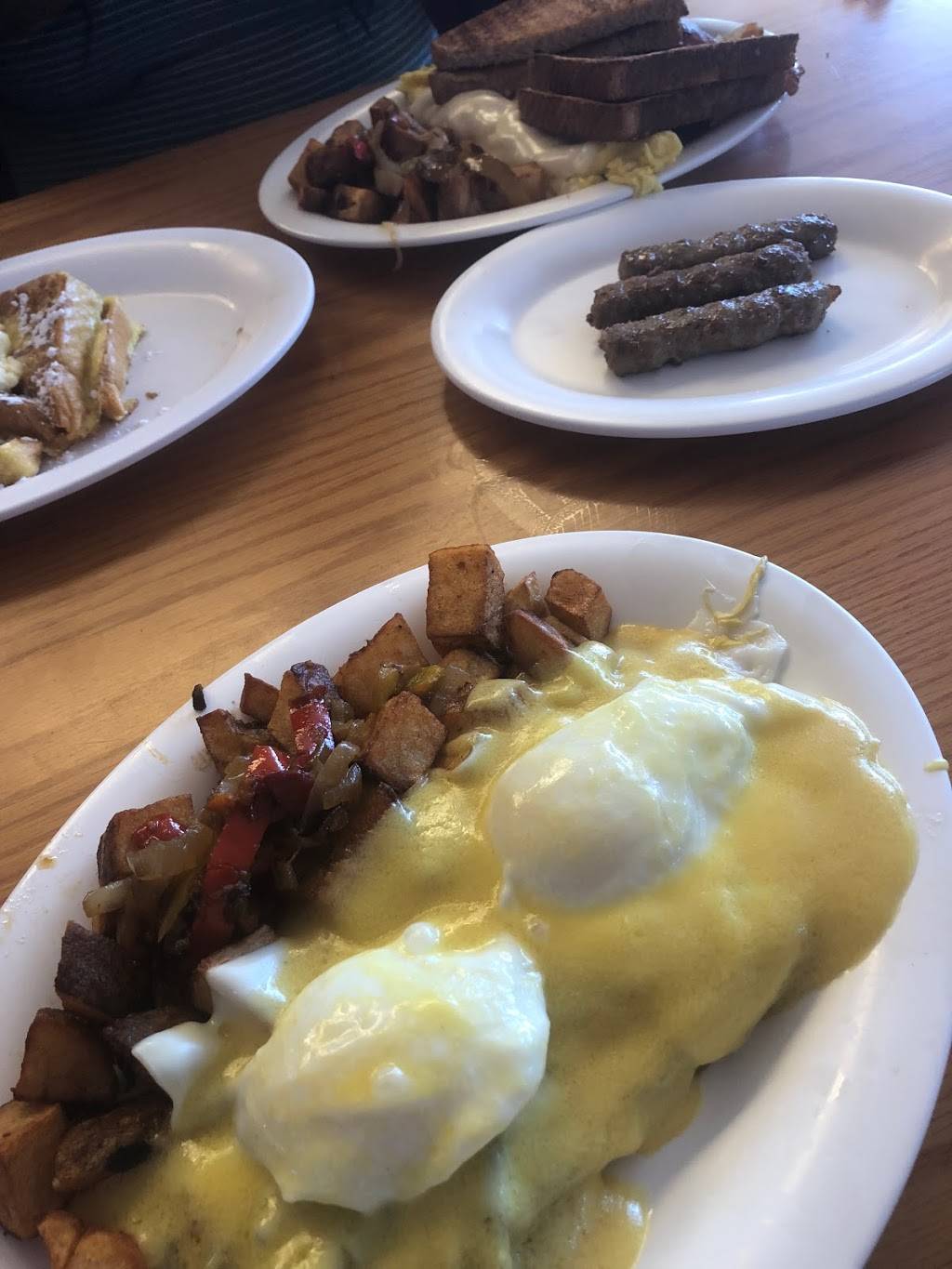 Reids Ultimate Breakfast | restaurant | 2021 Main St, Brockton, MA 02301, USA | 5085884960 OR +1 508-588-4960