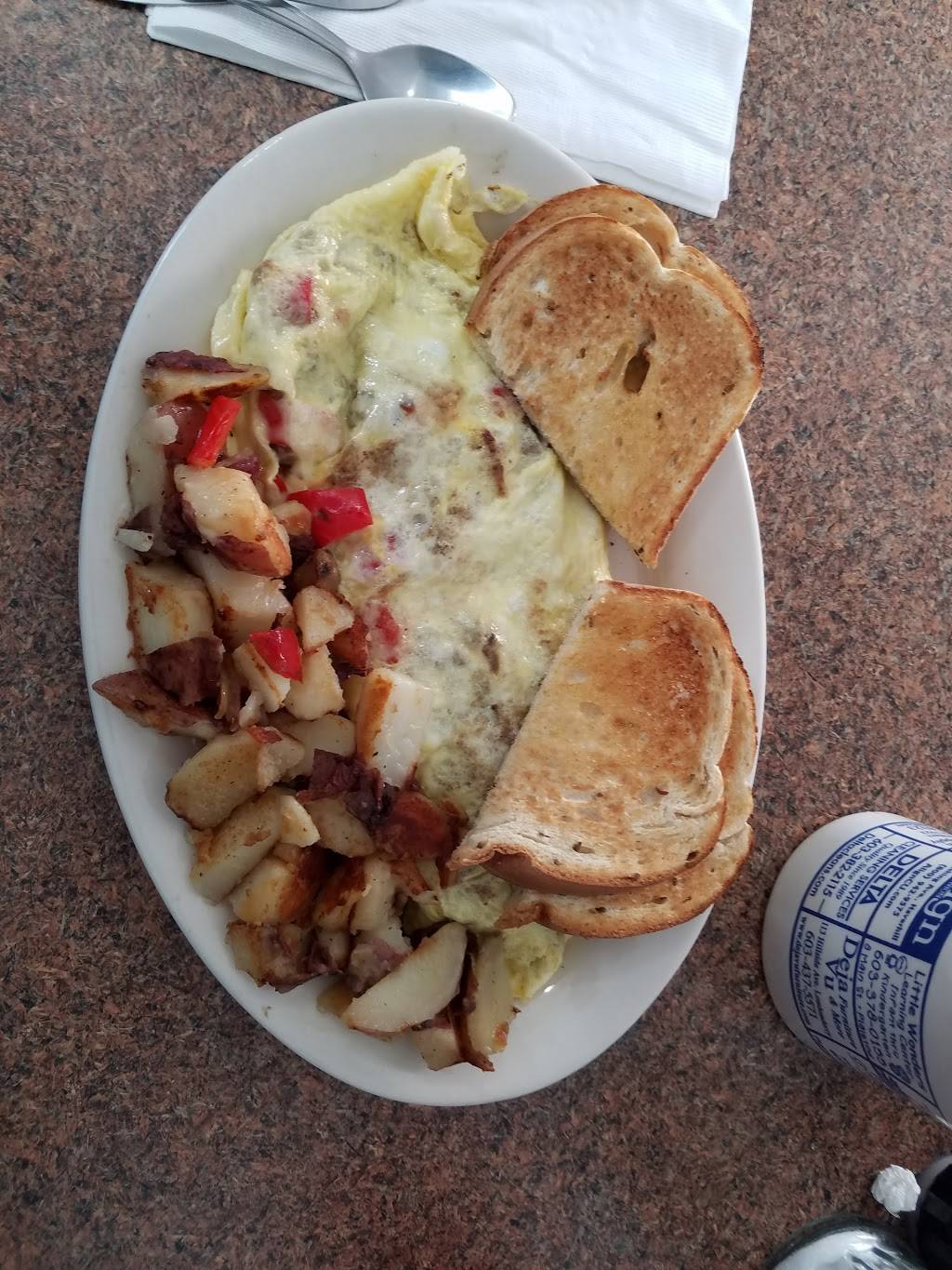 Eggie’s | restaurant | 6 Main St, Atkinson, NH 03811, USA | 6034891858 OR +1 603-489-1858