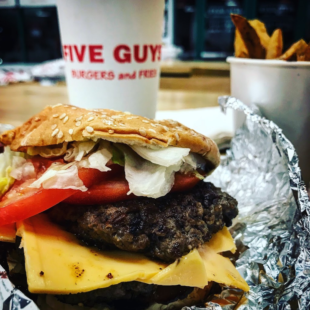 Five Guys | meal takeaway | 9725 NW 41st St, Doral, FL 33178, USA | 3055918743 OR +1 305-591-8743