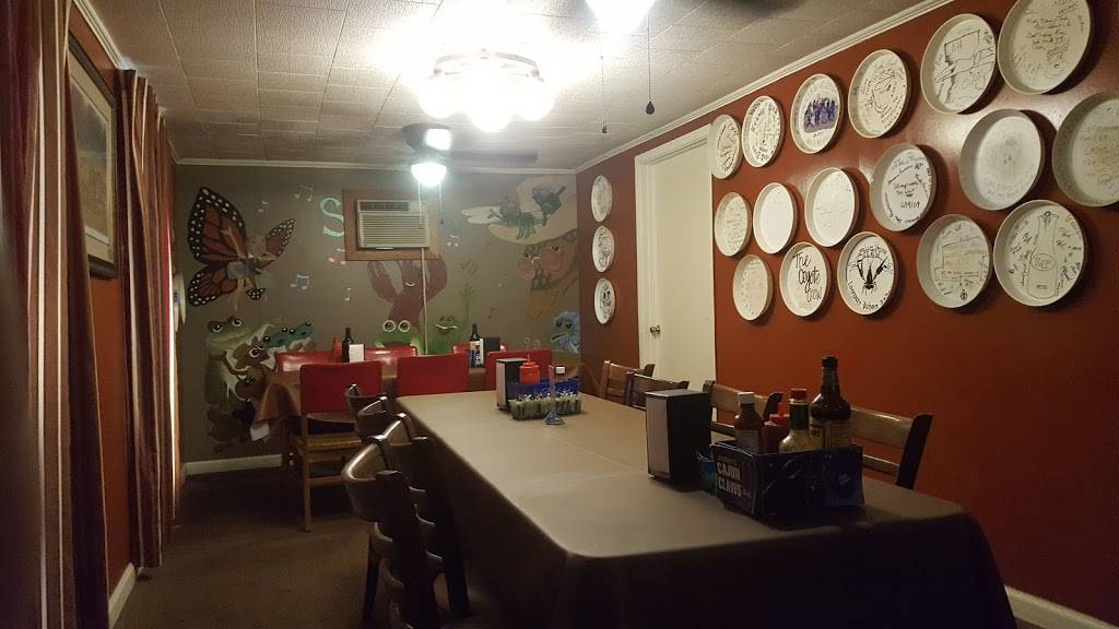 Cajun Claws | restaurant | 1928 Charity St, Abbeville, LA 70510, USA | 3378939437 OR +1 337-893-9437